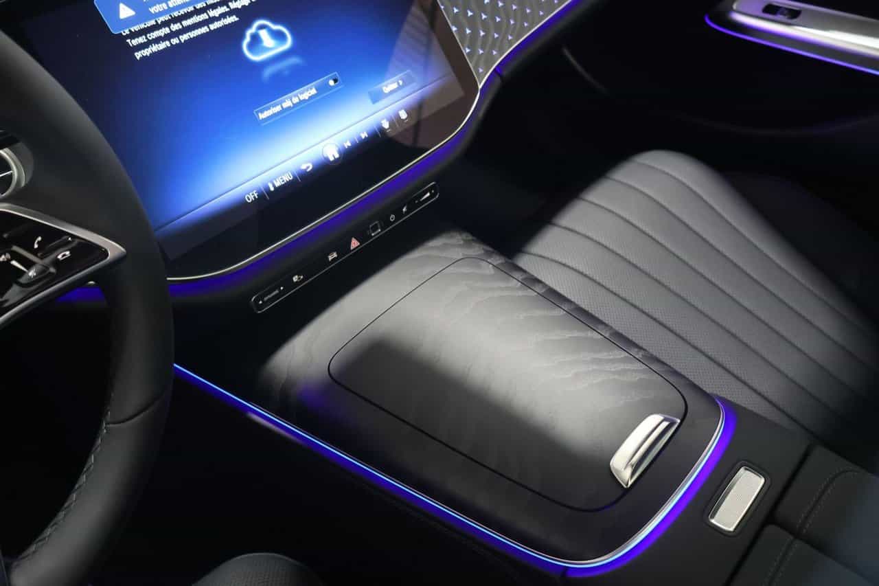 Image 19 Mercedes-Benz E-Class E450 2025