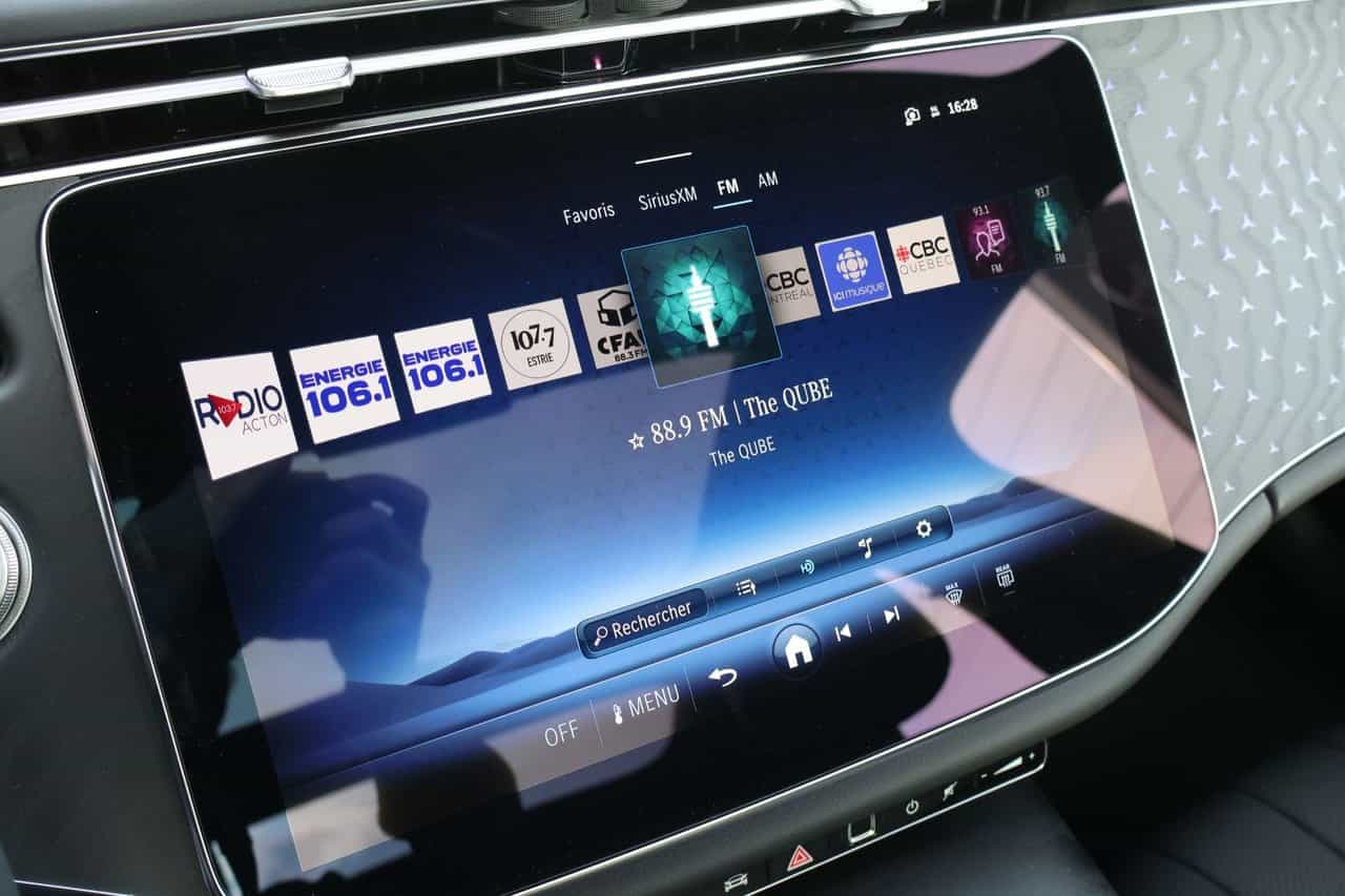 2025 Mercedes-Benz E-Class E450 - Image 20