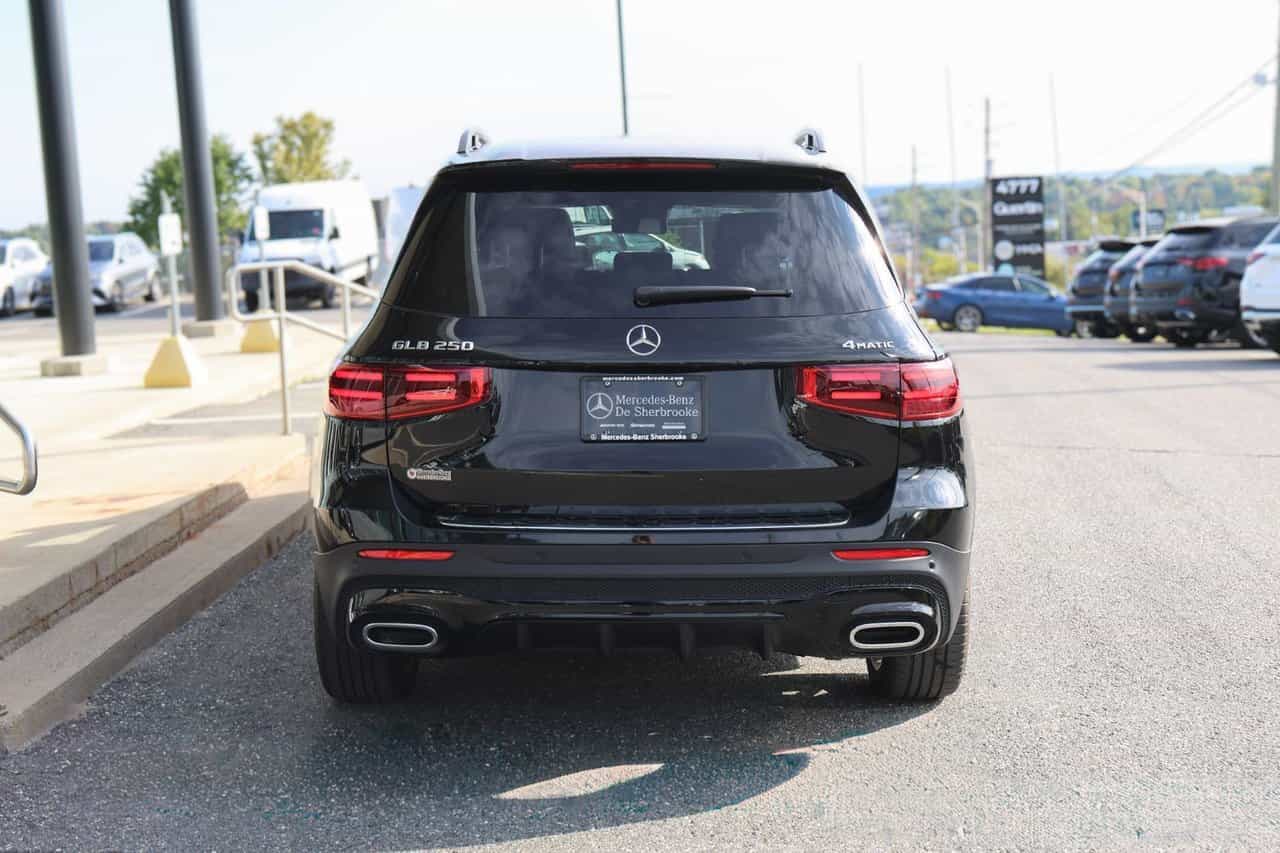 2025 Mercedes-Benz GLB GLB250 - Image 9