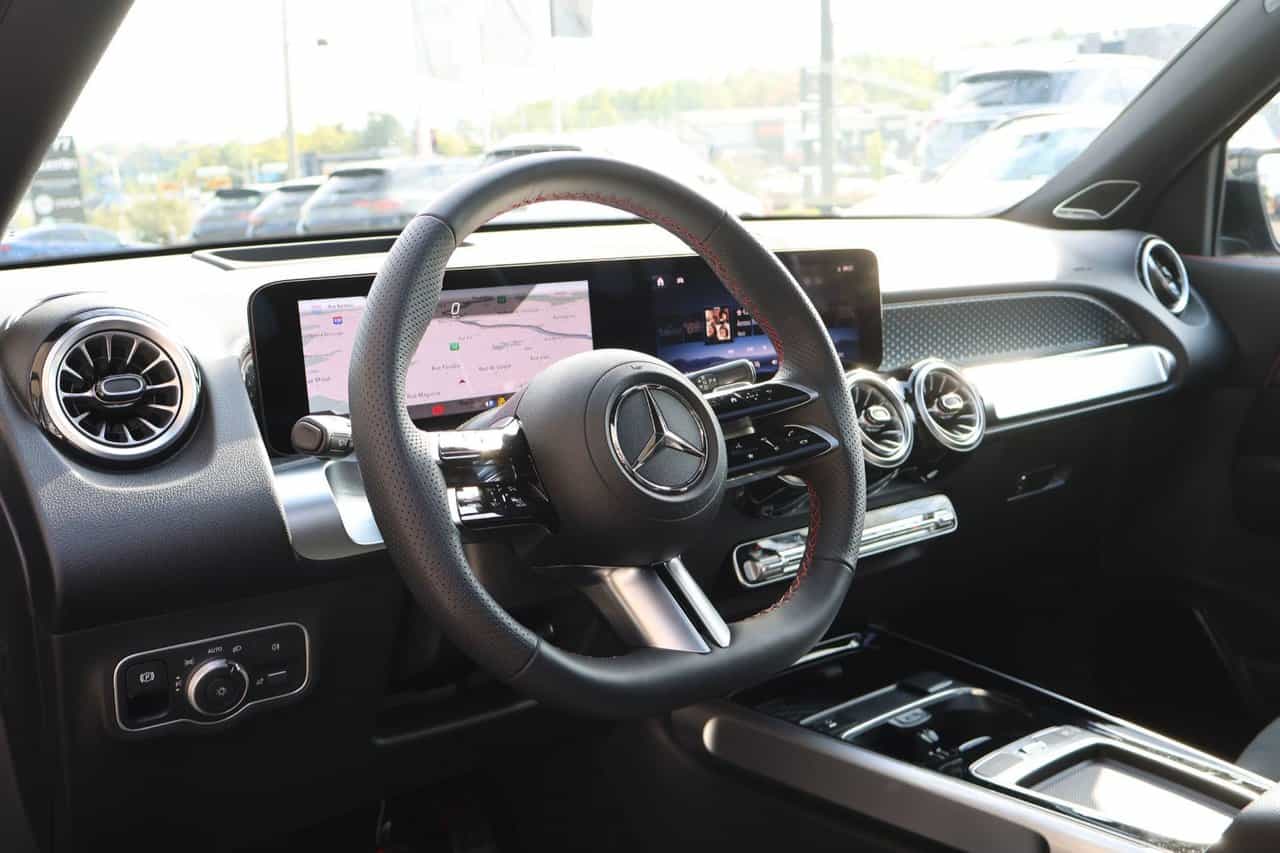 2025 Mercedes-Benz GLB GLB250 - Image 10