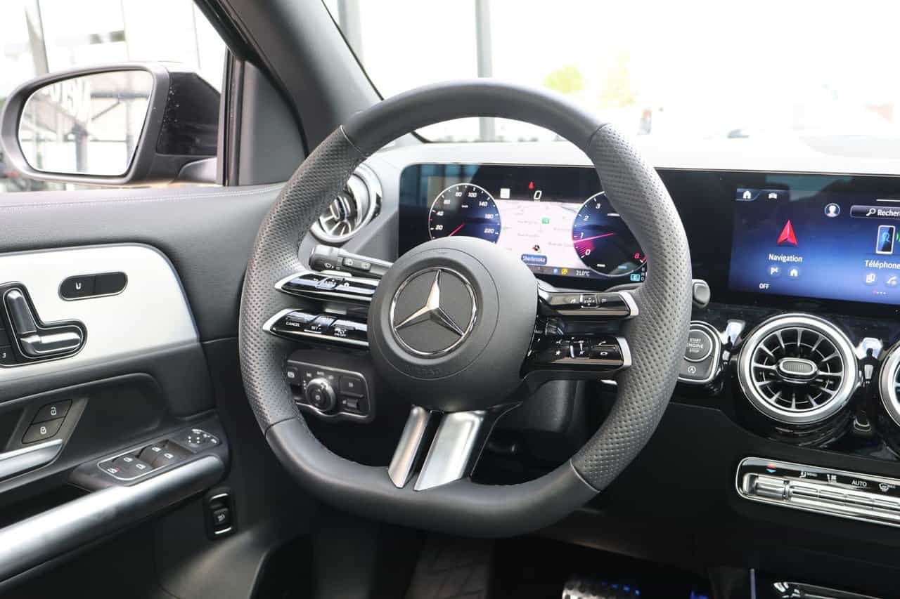 2025 Mercedes-Benz GLA GLA250 - Image 2