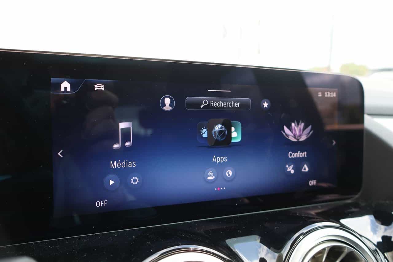 2025 Mercedes-Benz GLA GLA250 - Image 18