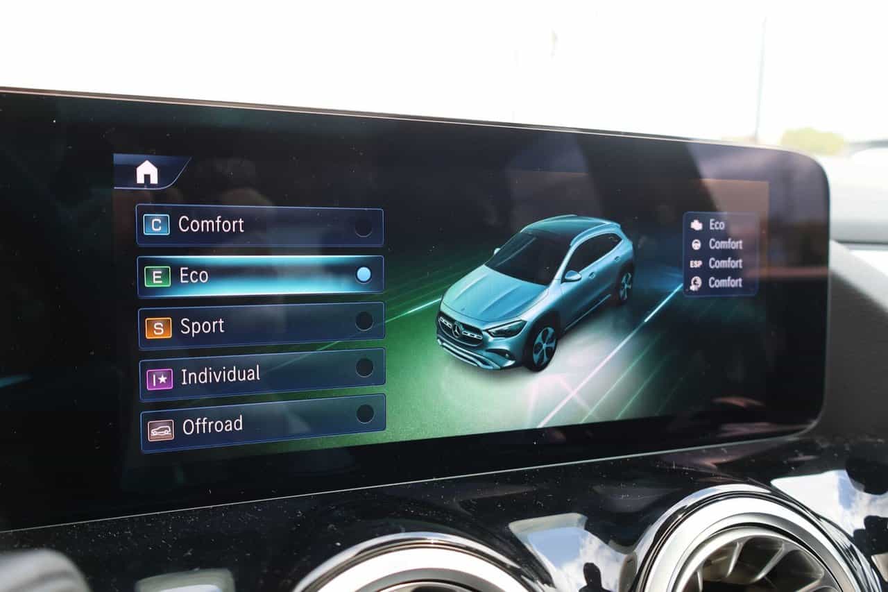 2025 Mercedes-Benz GLA GLA250 - Image 20