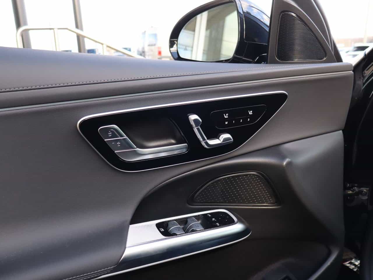 Image 9 Mercedes-Benz E-Class E350 2025