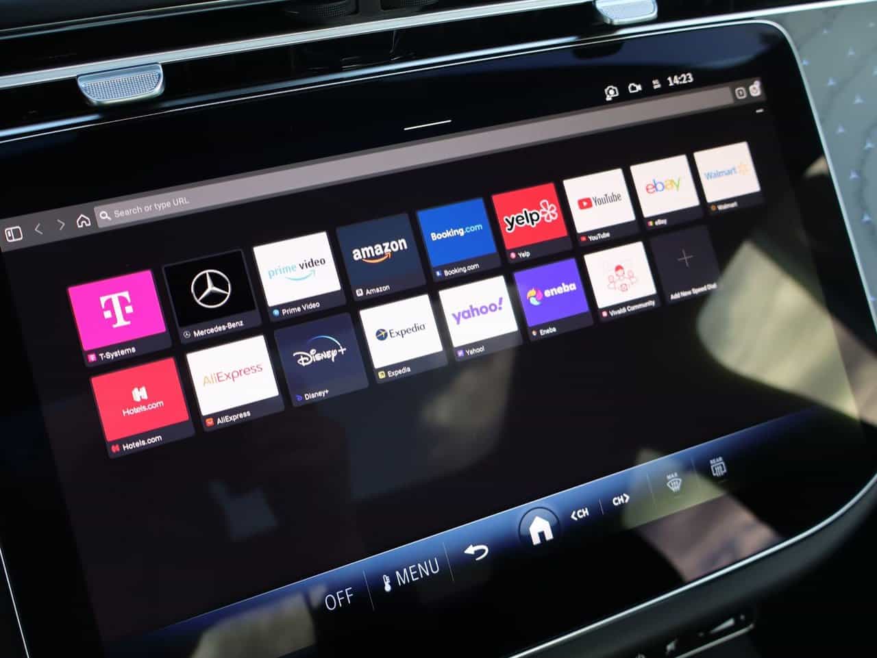 2025 Mercedes-Benz E-Class E350 - Image 24