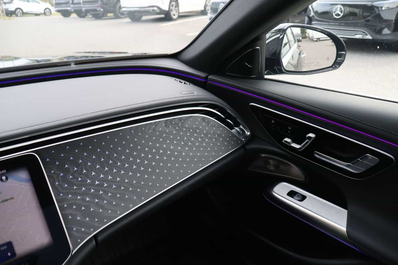 Image 21 Mercedes-Benz E-Class E350 2025