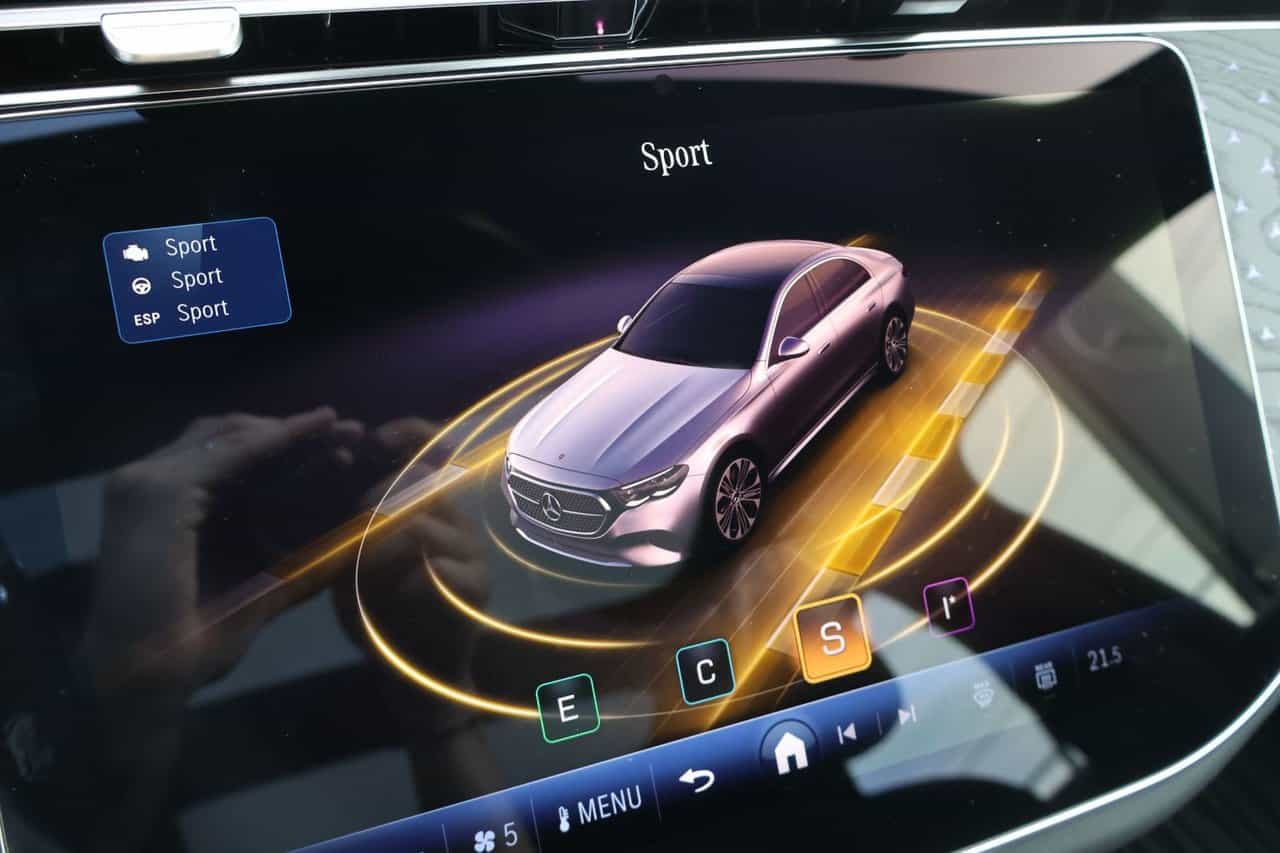 Image 25 Mercedes-Benz E-Class E350 2025