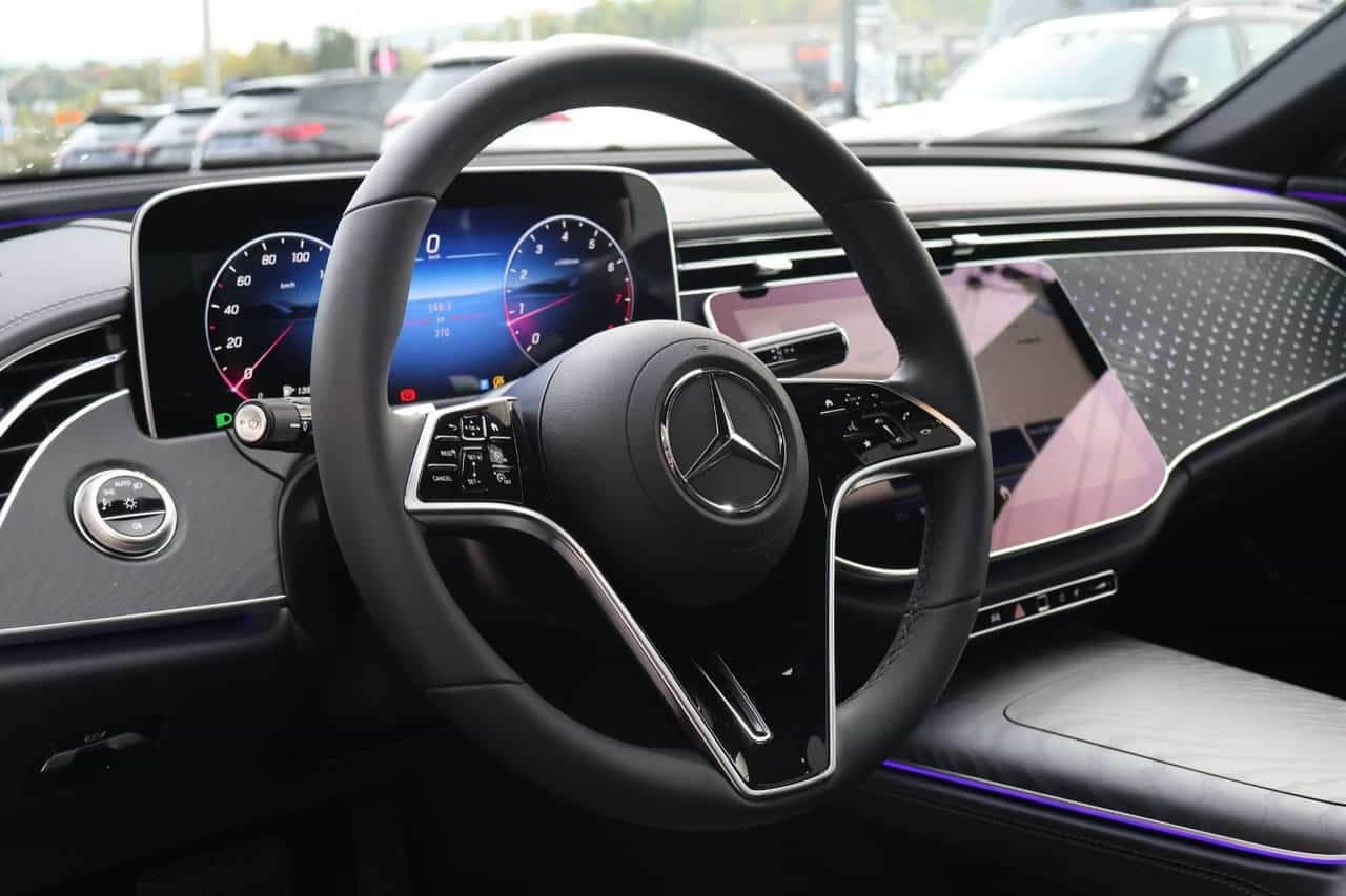 2025 Mercedes-Benz E-Class E350 - Image 11