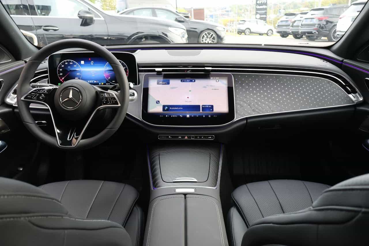 Image 18 Mercedes-Benz E-Class E350 2025