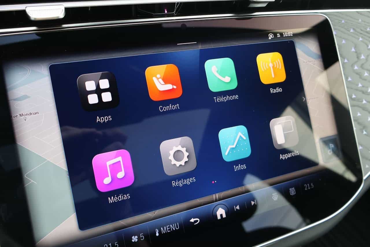 2025 Mercedes-Benz E-Class E350 - Image 24