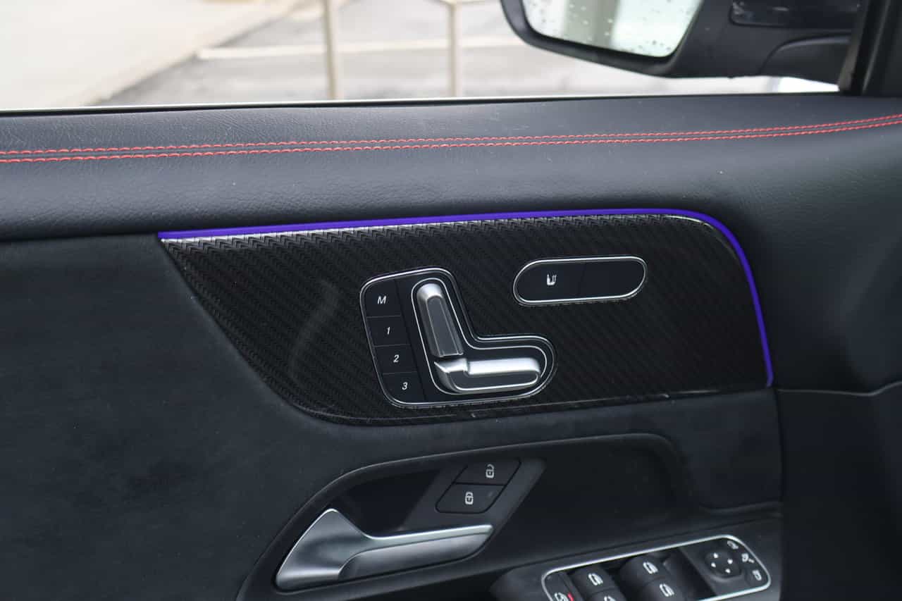 2023 Mercedes-Benz GLB-Class GLB250 - Image 11