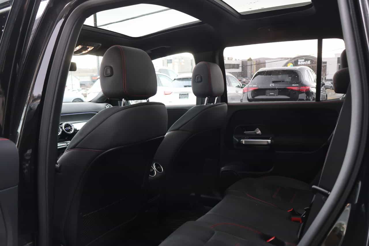 2023 Mercedes-Benz GLB-Class GLB250 - Image 13