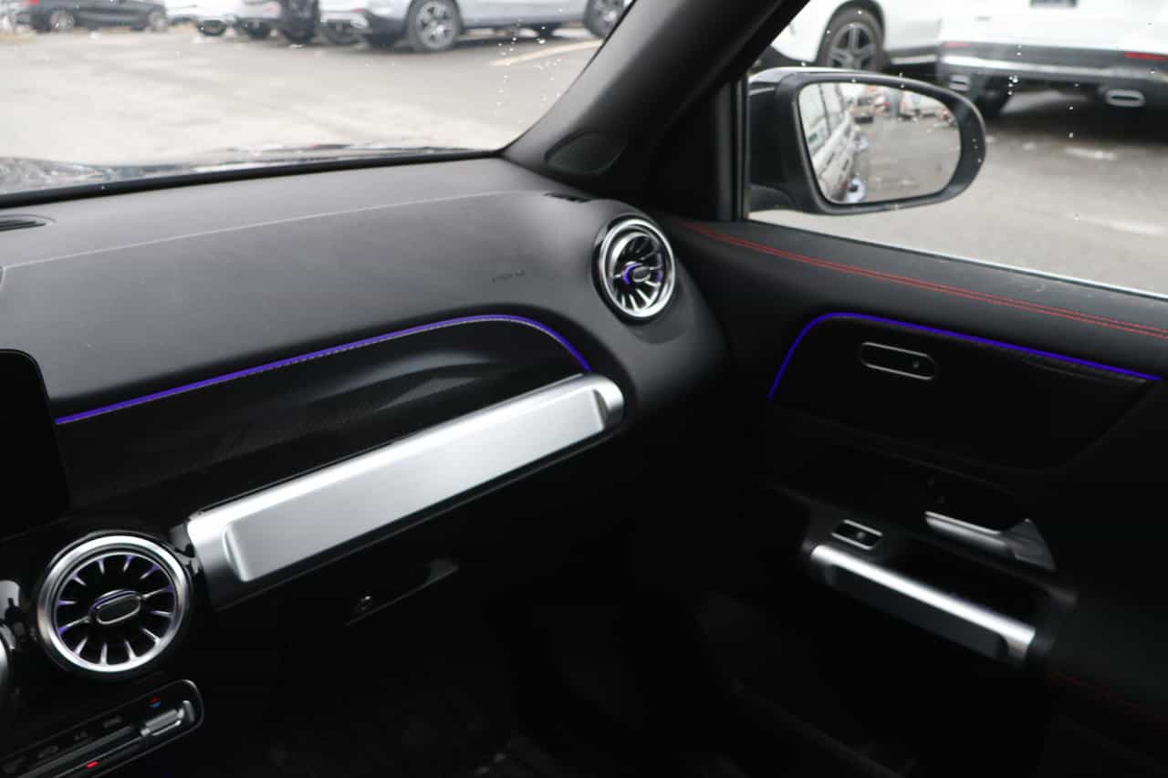 2023 Mercedes-Benz GLB-Class GLB250 - Image 16