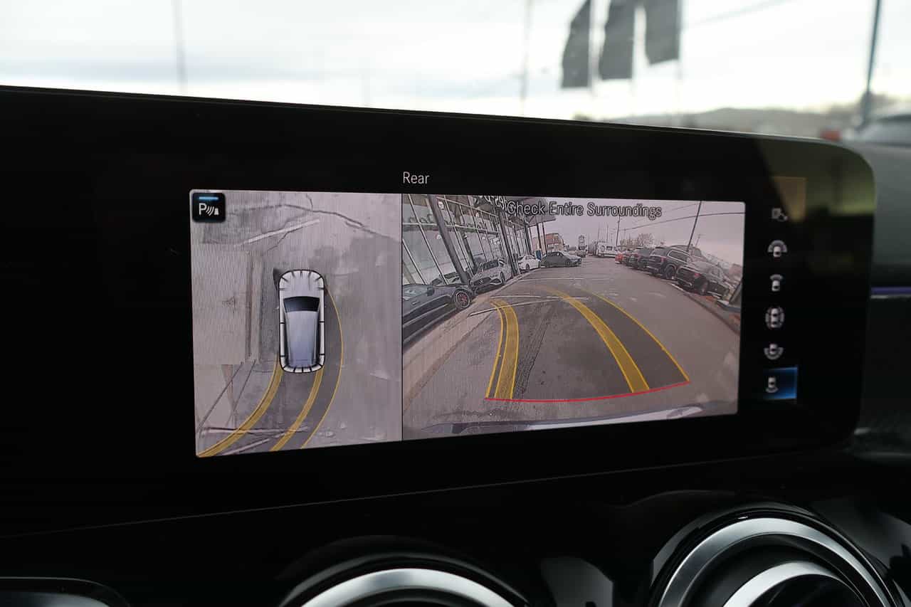 2023 Mercedes-Benz GLB-Class GLB250 - Image 22