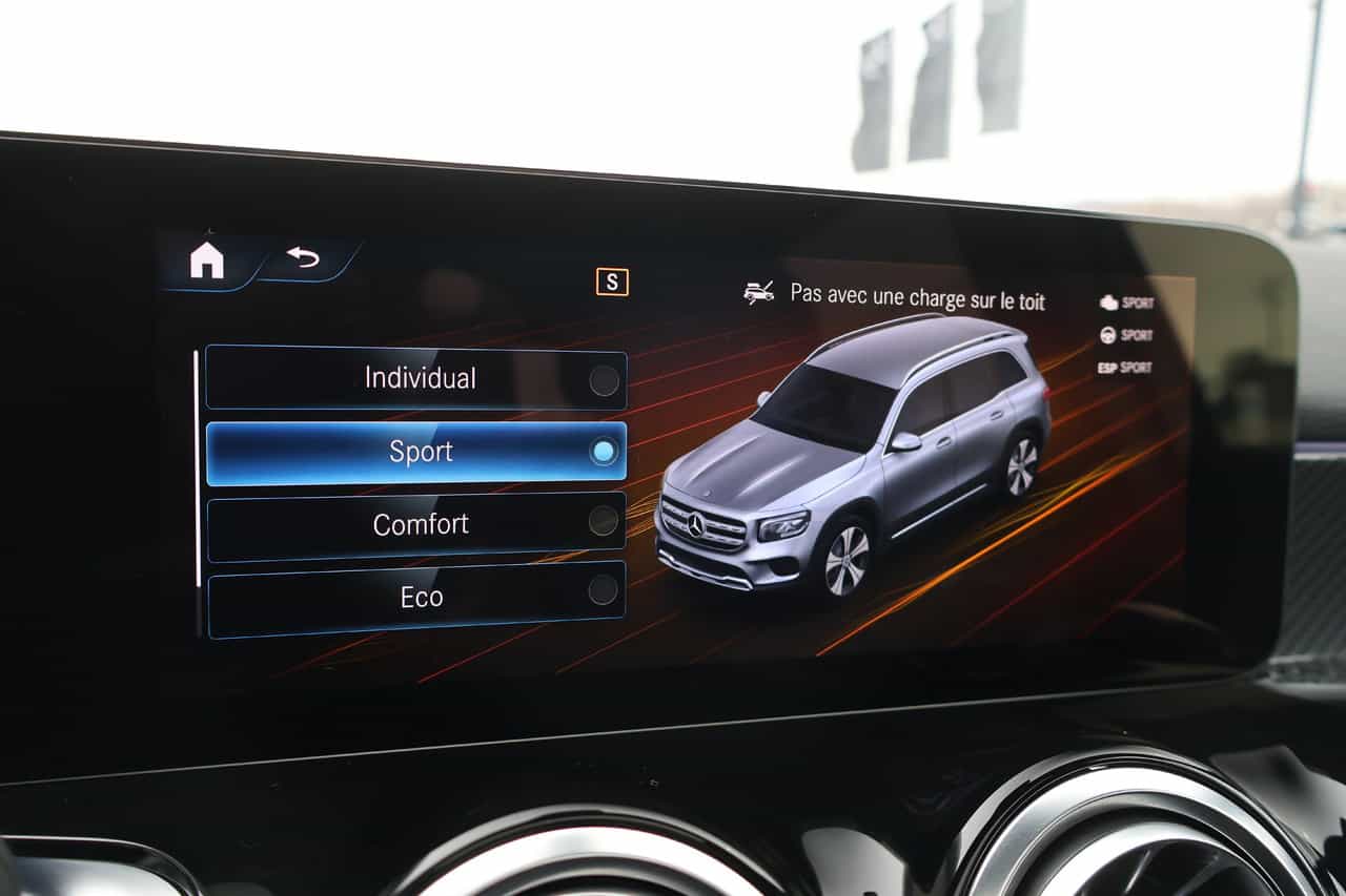 2023 Mercedes-Benz GLB GLB250 - Image 21