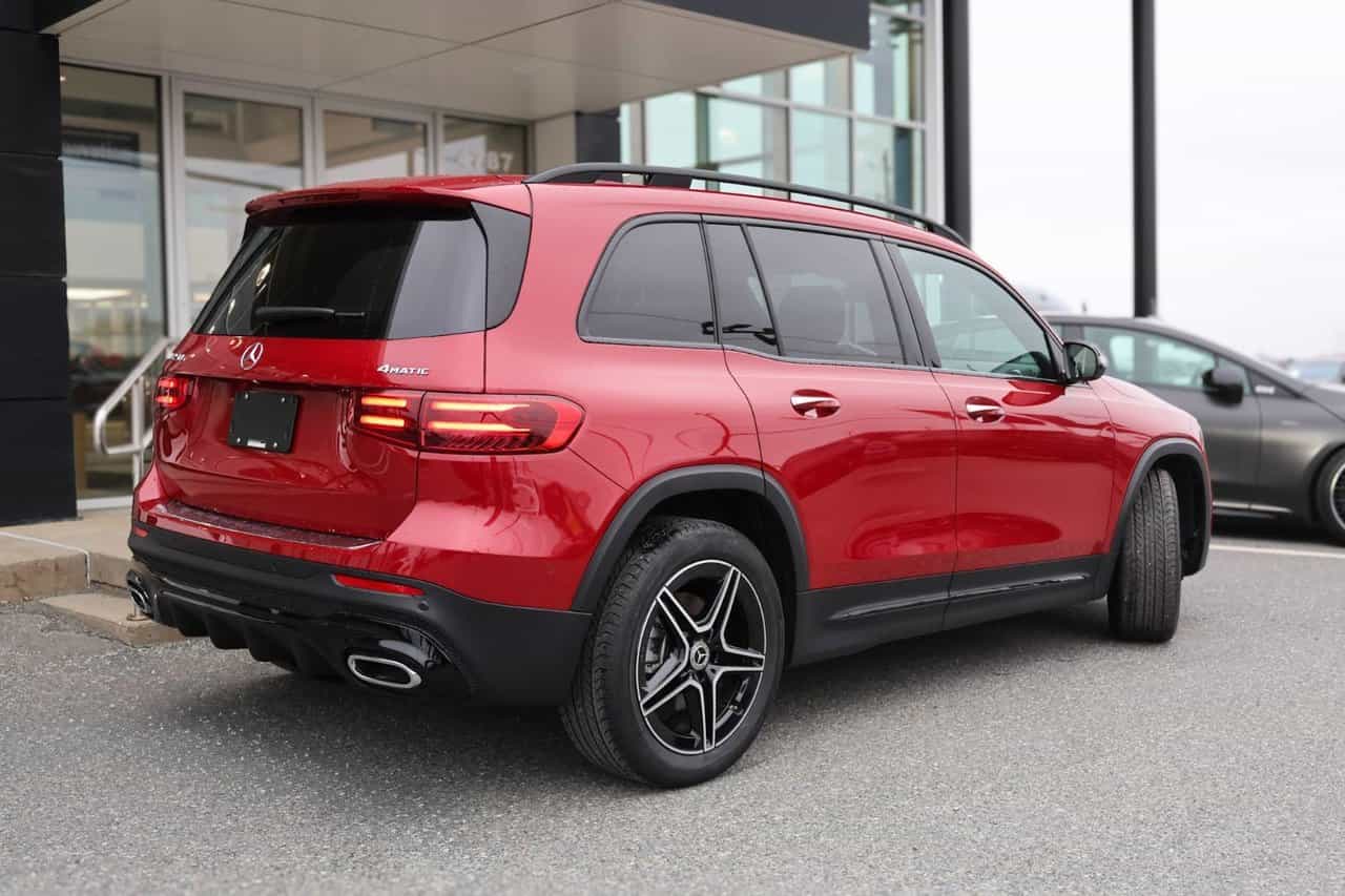 2025 Mercedes-Benz GLB GLB250 - Image 8