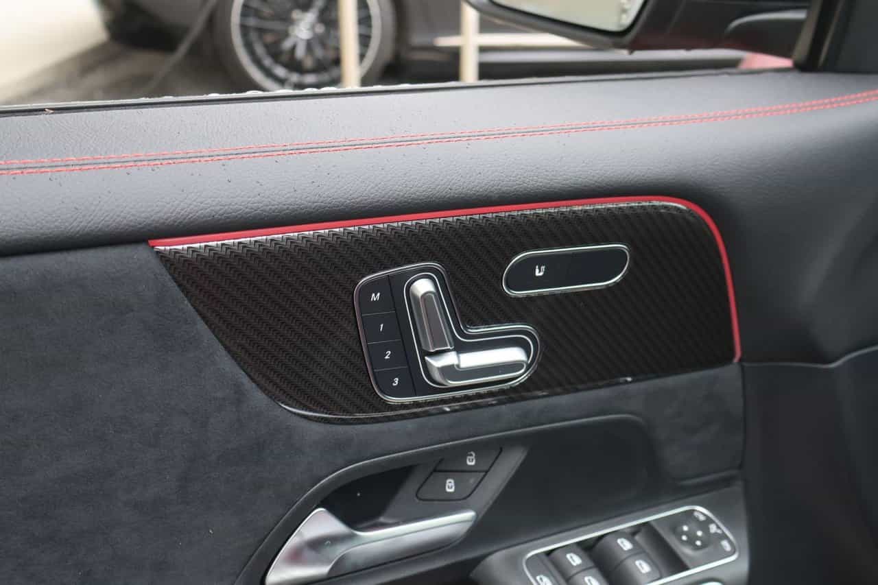 2025 Mercedes-Benz GLB GLB250 - Image 14