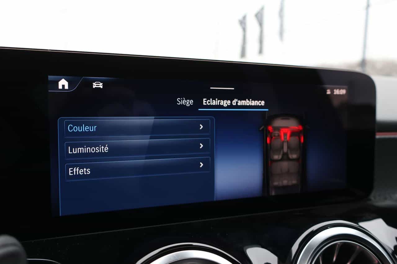 2025 Mercedes-Benz GLB GLB250 - Image 24