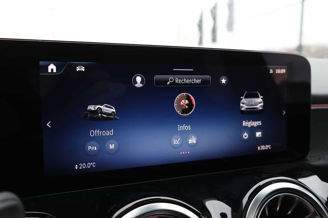 2025 Mercedes-Benz GLB GLB250 - Image 25