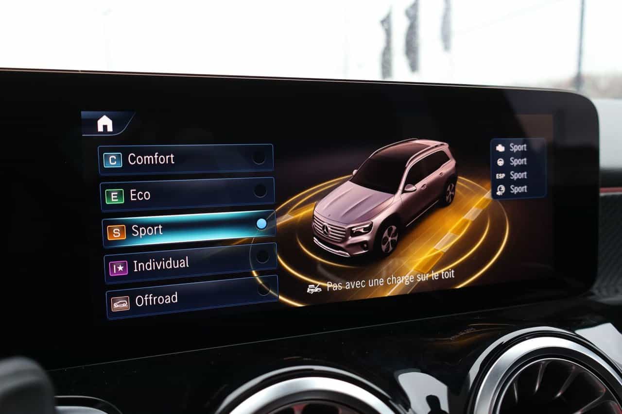 2025 Mercedes-Benz GLB GLB250 - Image 26