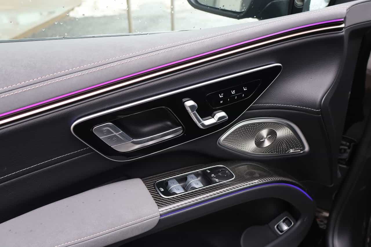 2025 Mercedes-Benz EQS SUV EQS450 - Image 17