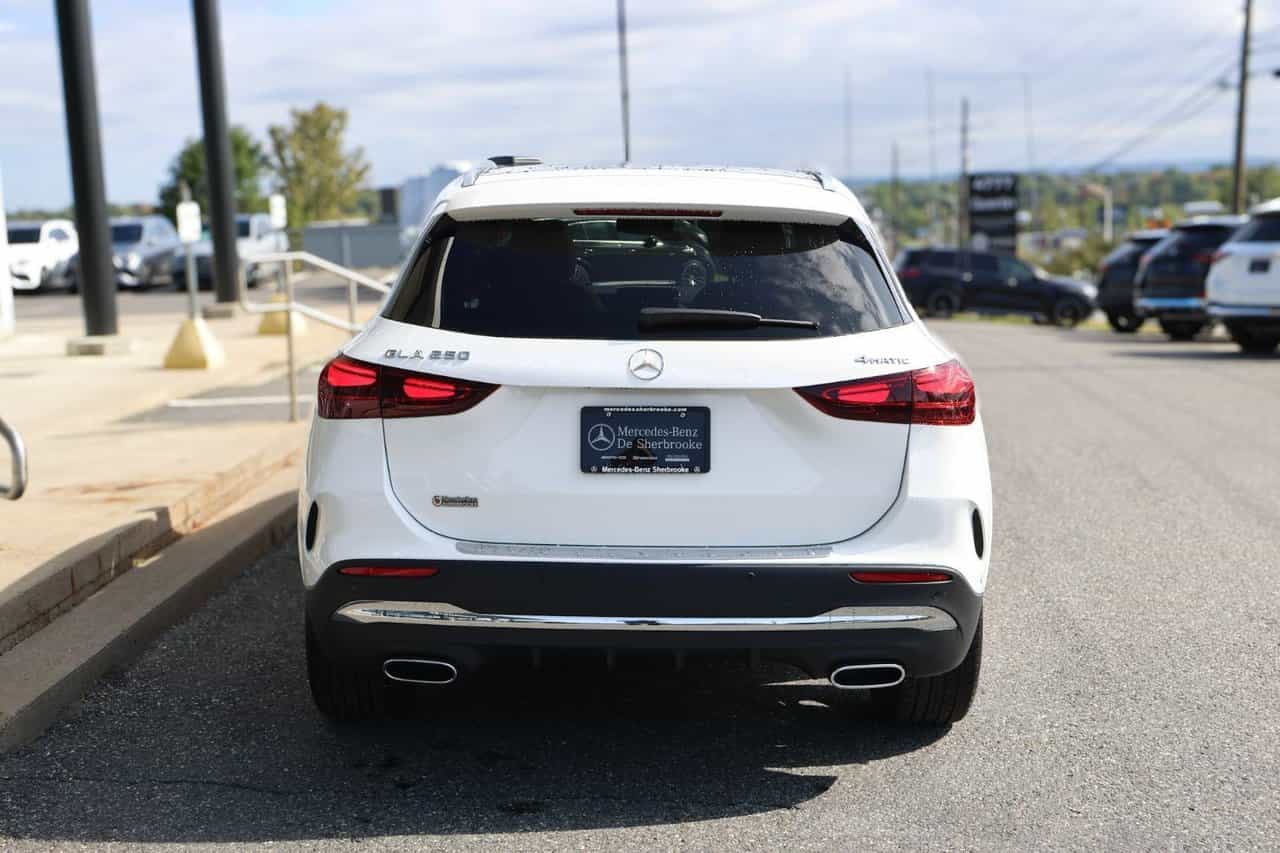 2025 Mercedes-Benz GLA GLA250 - Image 9