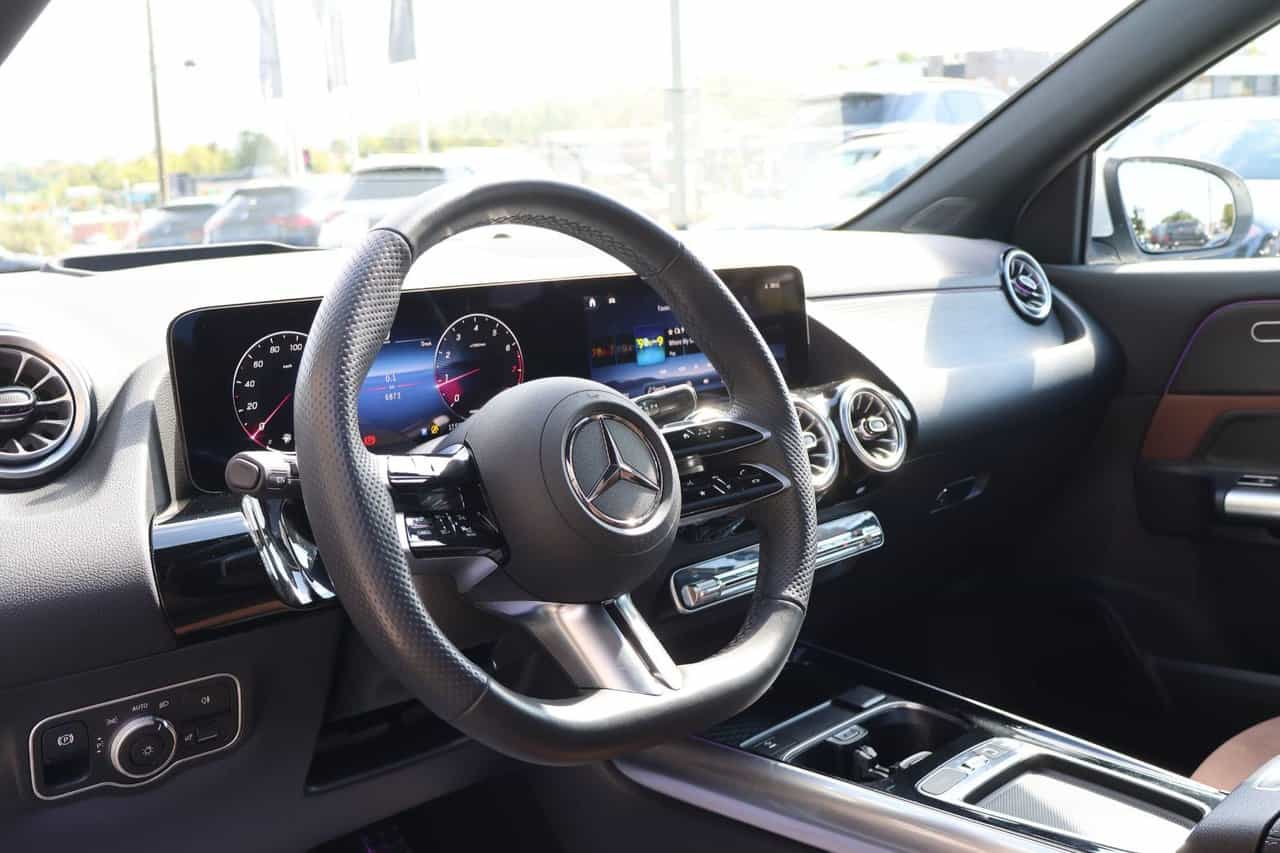 2025 Mercedes-Benz GLA GLA250 - Image 10