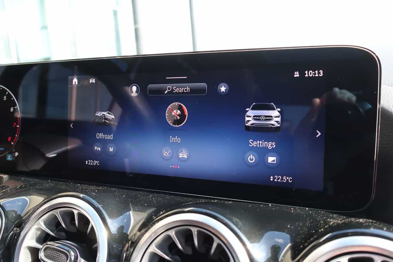 2025 Mercedes-Benz GLA GLA250 - Image 21