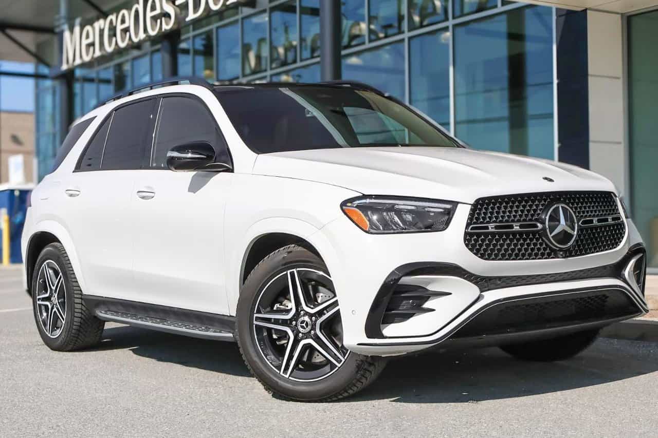 2025 Mercedes-Benz GLE-Class GLE450e - Image 1