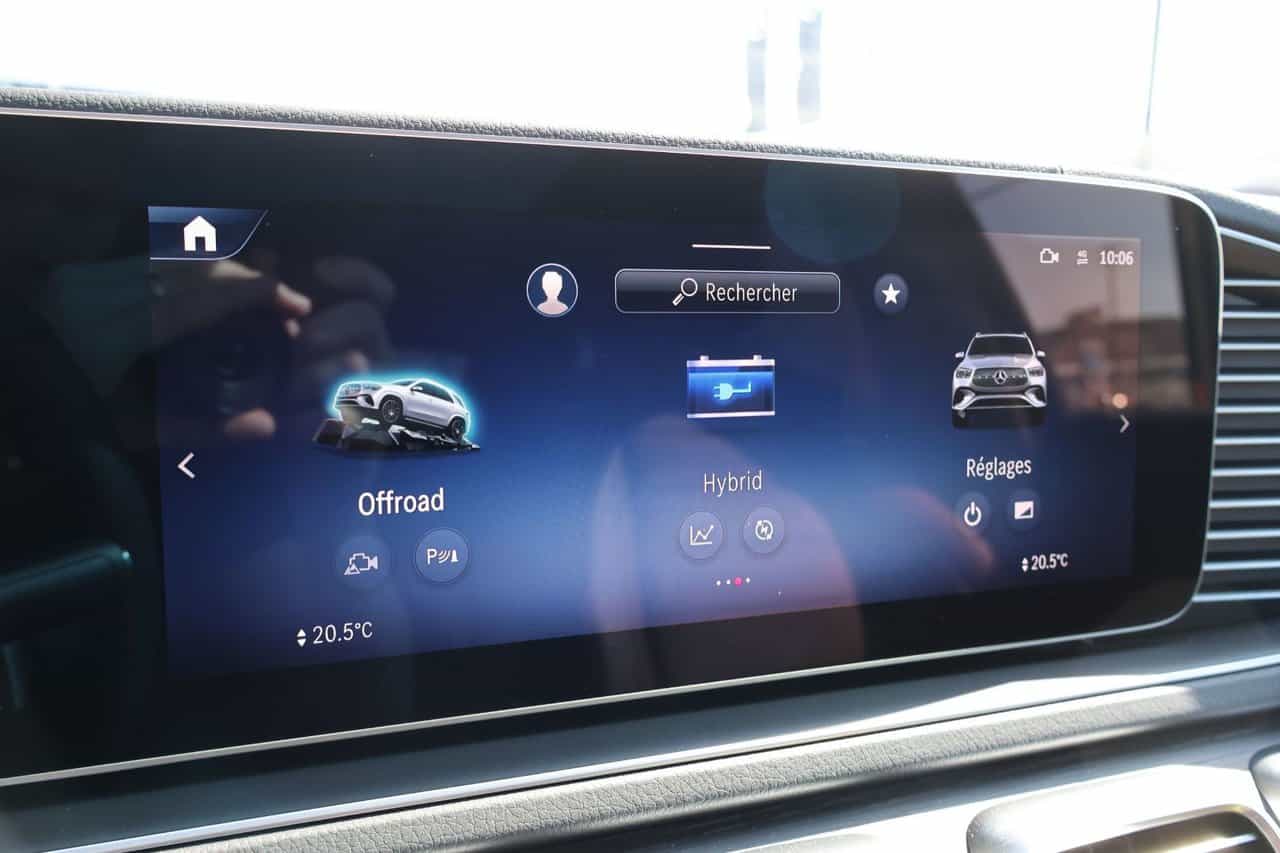 2025 Mercedes-Benz GLE-Class GLE450e - Image 24