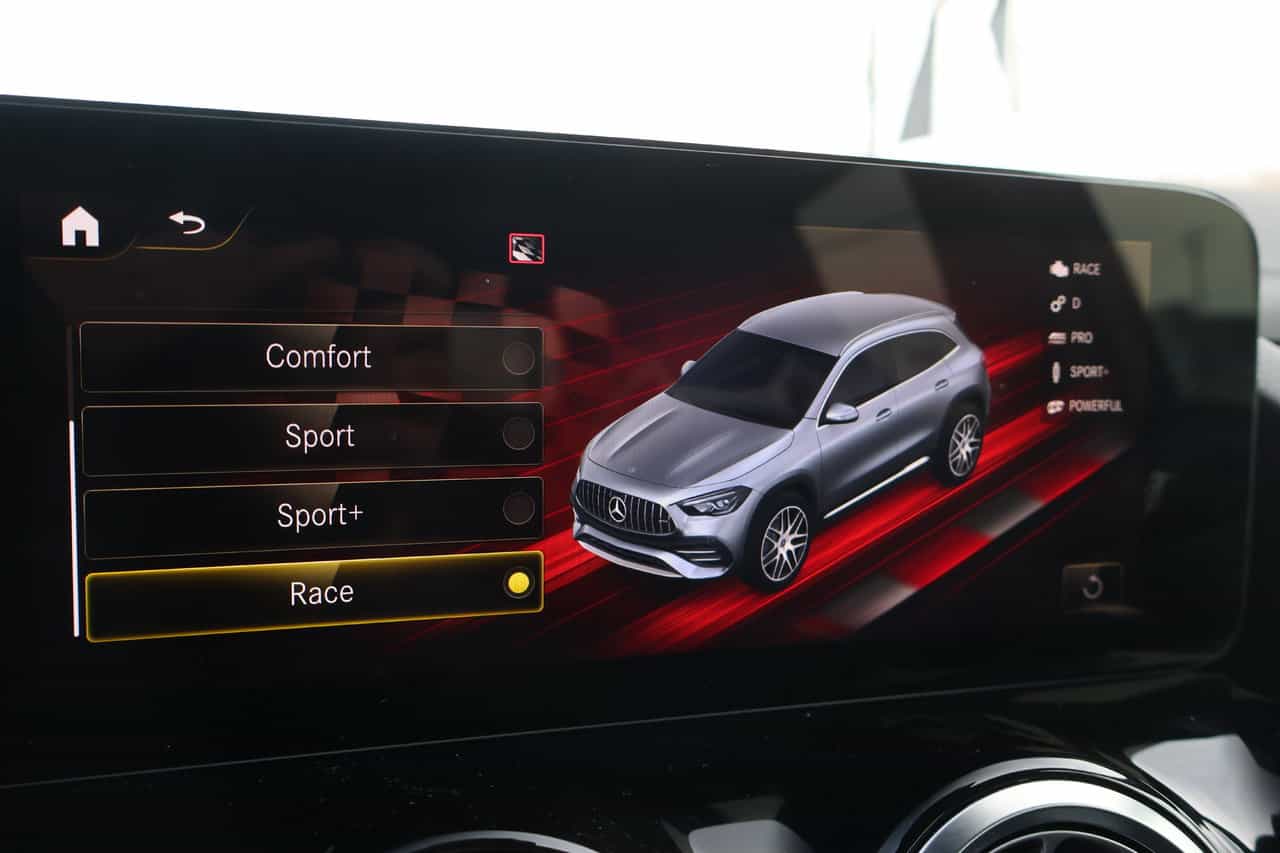 2023 Mercedes-Benz GLA-Class GLA45 AMG - Image 19