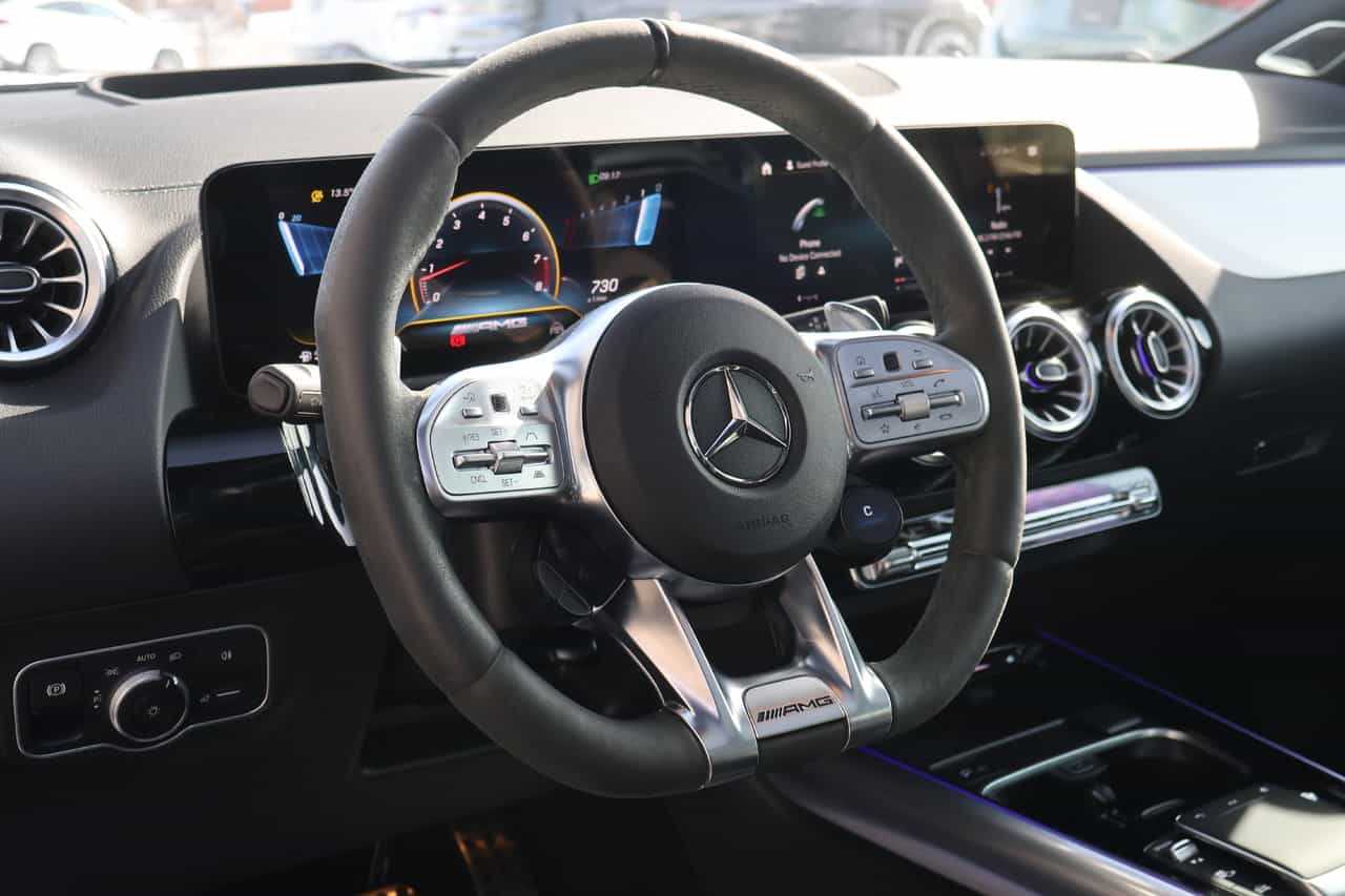 2023 Mercedes-Benz GLA GLA45 AMG - Image 11