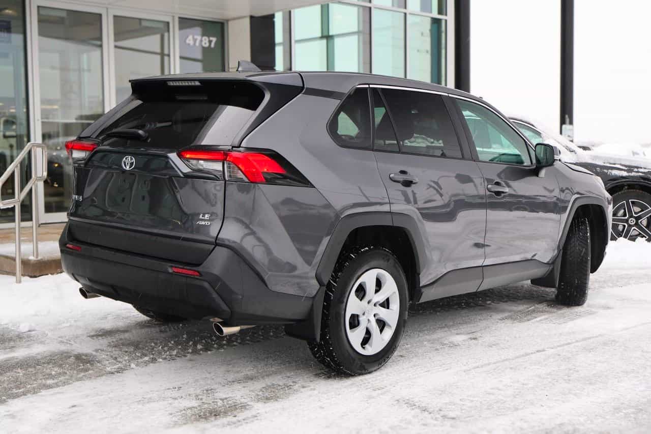 2024 Toyota Rav4 LE - Image 6