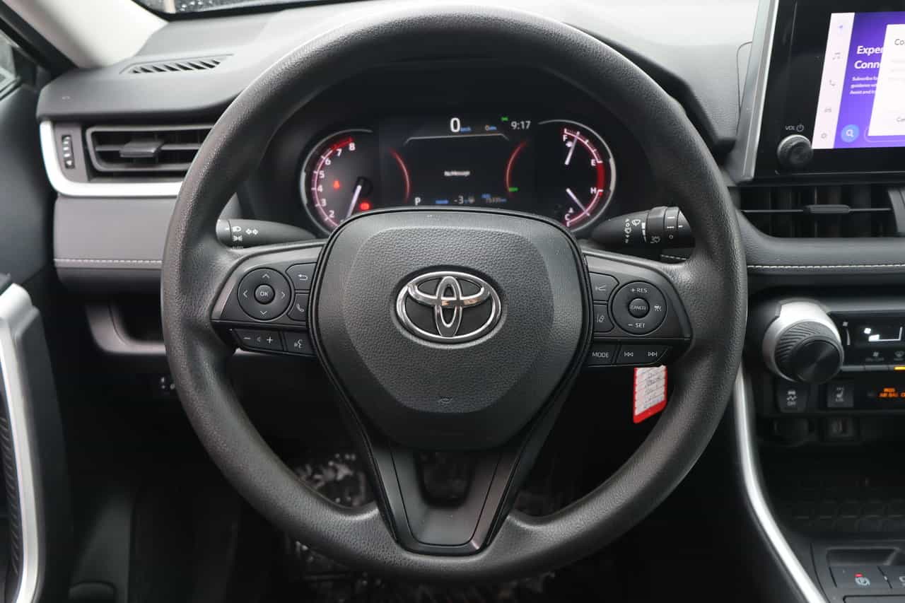 Image 13 Toyota Rav4 LE 2024