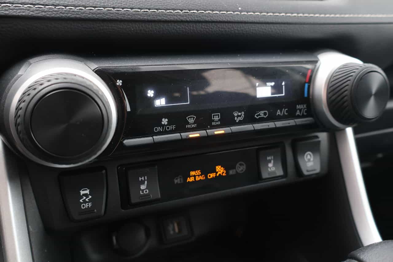 Image 19 Toyota Rav4 LE 2024