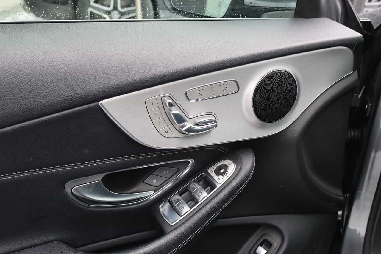 2018 Mercedes-Benz C-Class C300 - Image 11