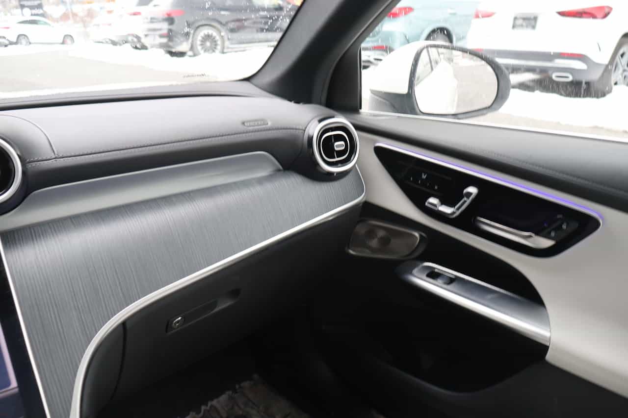 Image 15 Mercedes-Benz GLC-Class GLC300 2023