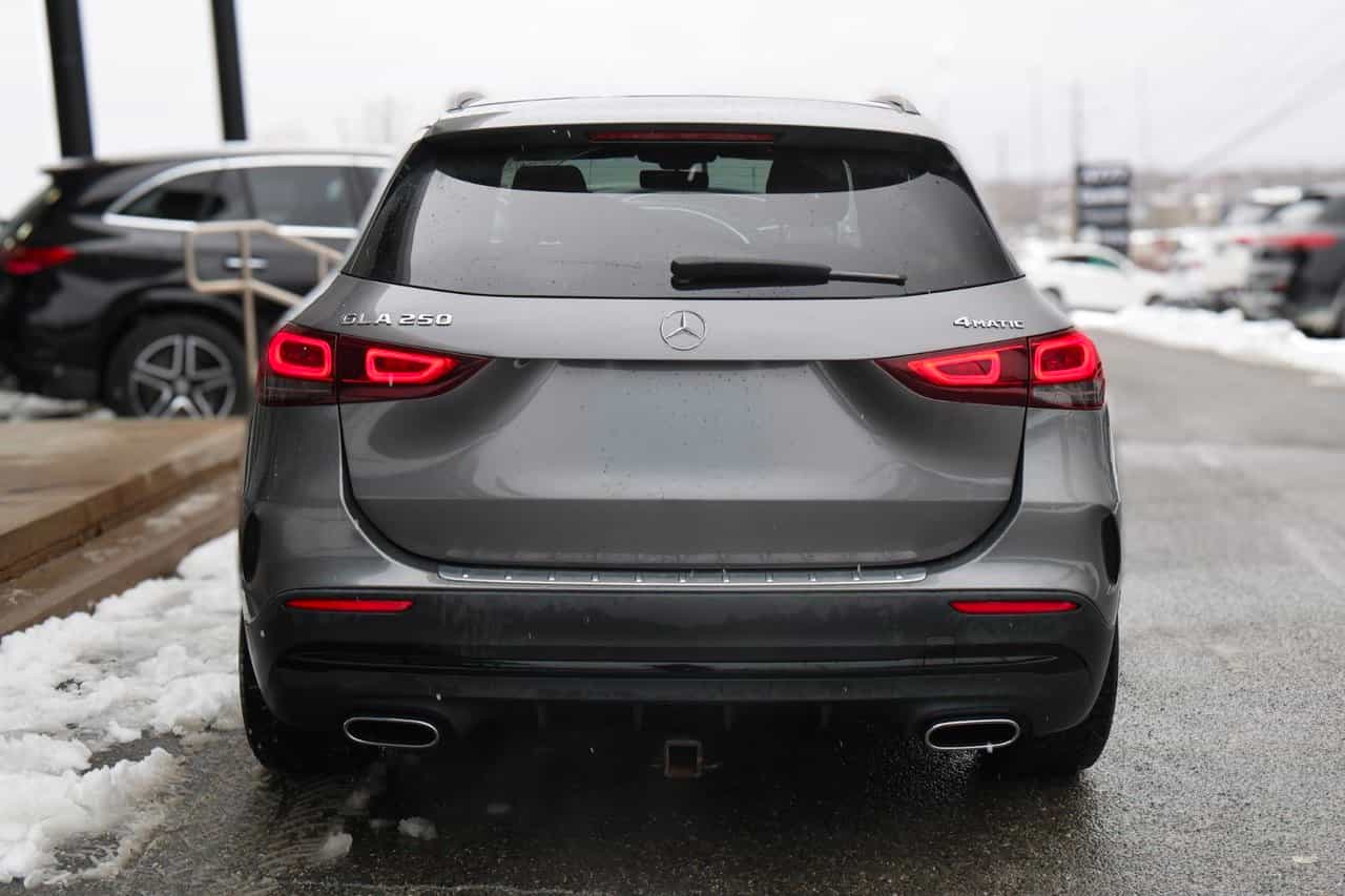 Image 8 Mercedes-Benz GLA-Class GLA250 2021