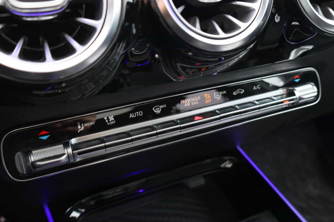 Image 20 Mercedes-Benz GLA-Class GLA250 2021