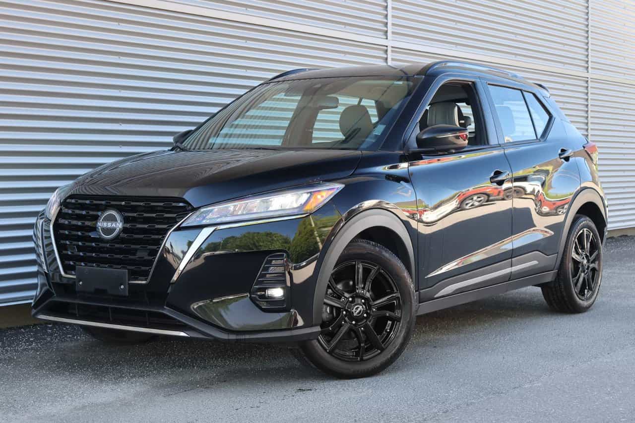2024 Nissan Kicks Sr - Image 1