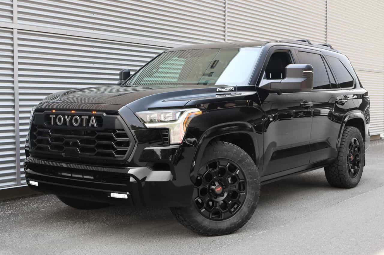 2025 Toyota Sequoia Platinum Sr5 - Image 1