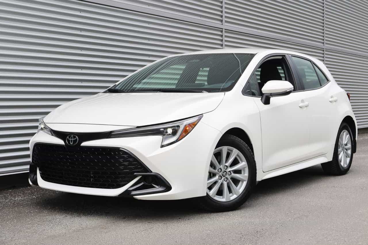 2025 Toyota Corolla Hatchback SE - Image 1