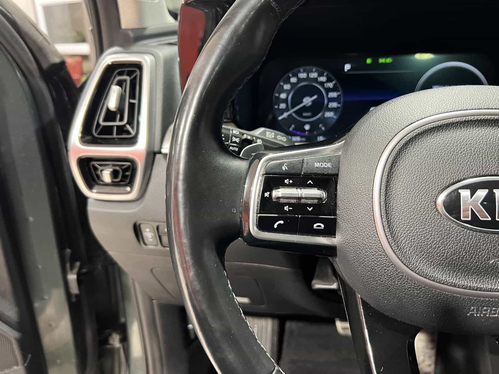 2021 Kia Sorento SX - Image 25