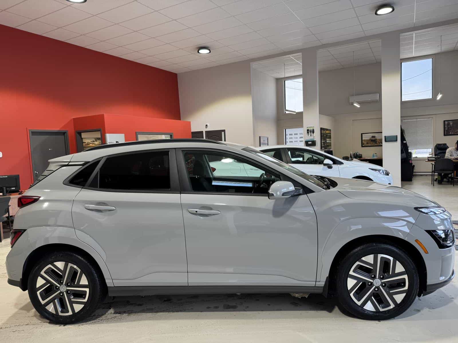 2022 Hyundai Kona EV Preferred - Image 9