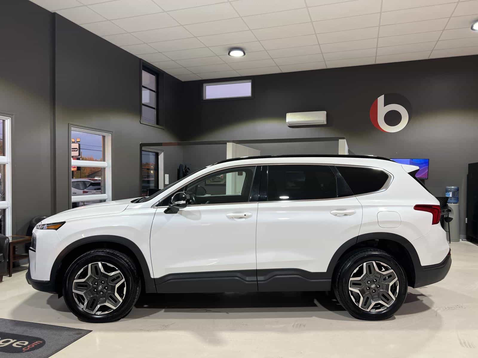 2022 Hyundai Santa Fe Urban - Image 3