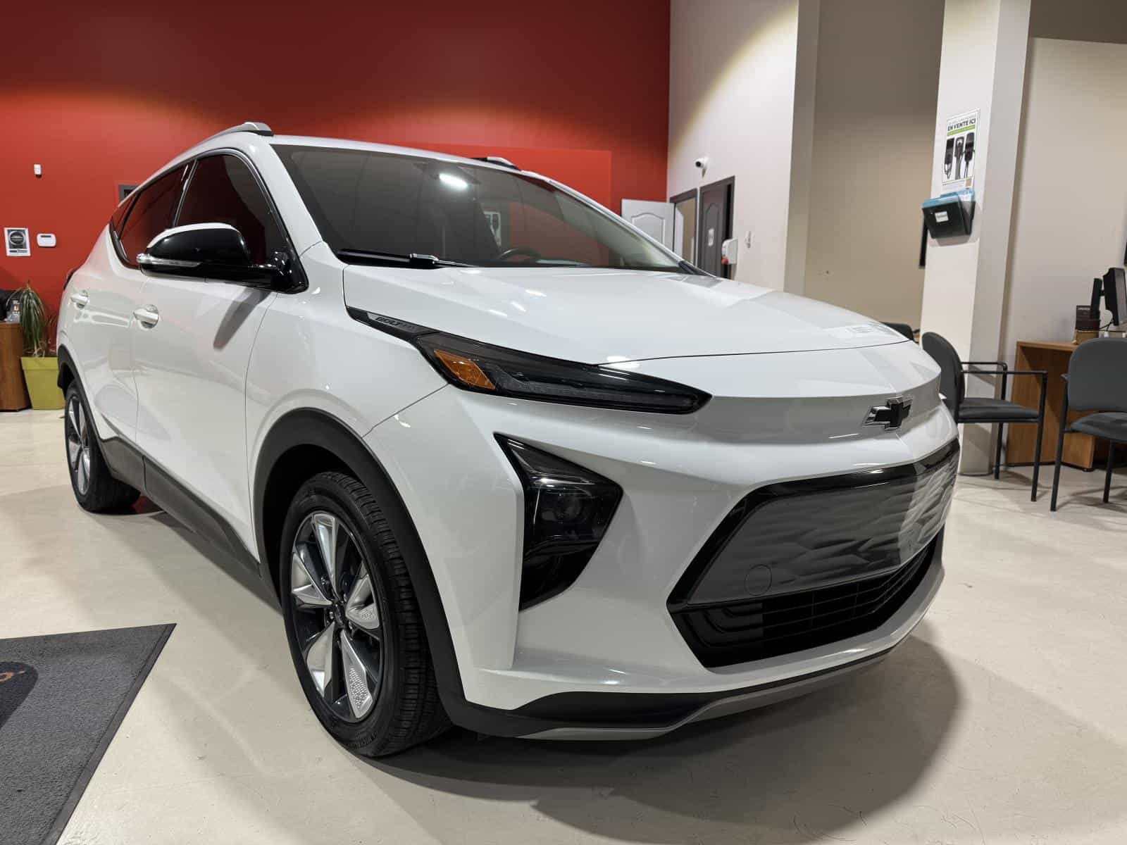 2023 Chevrolet Bolt EUV LT - Image 9