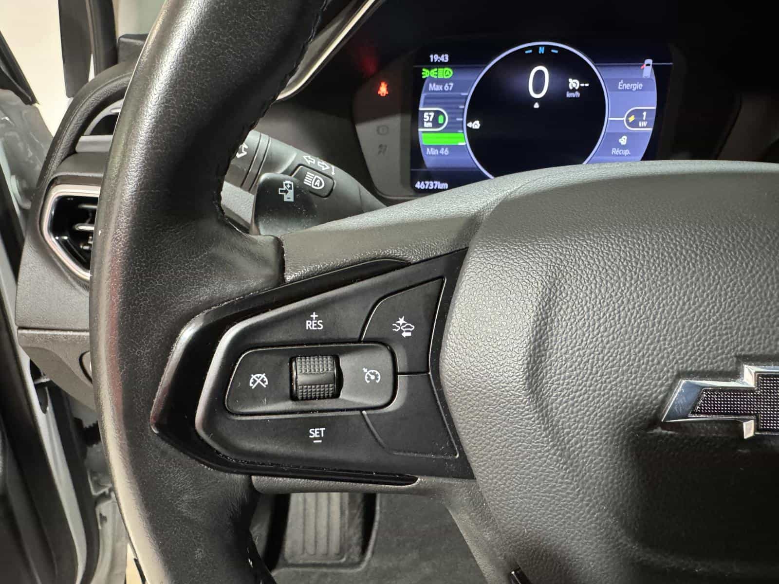 2023 Chevrolet Bolt EUV LT - Image 17