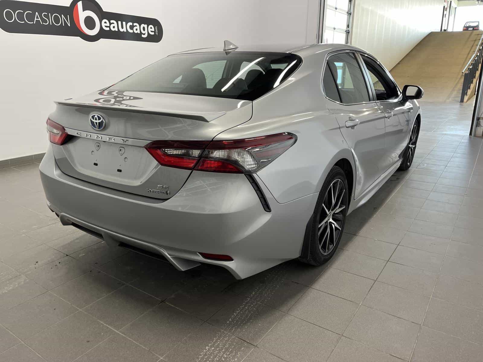 Image 5 Toyota Camry SE Hybrid 2023