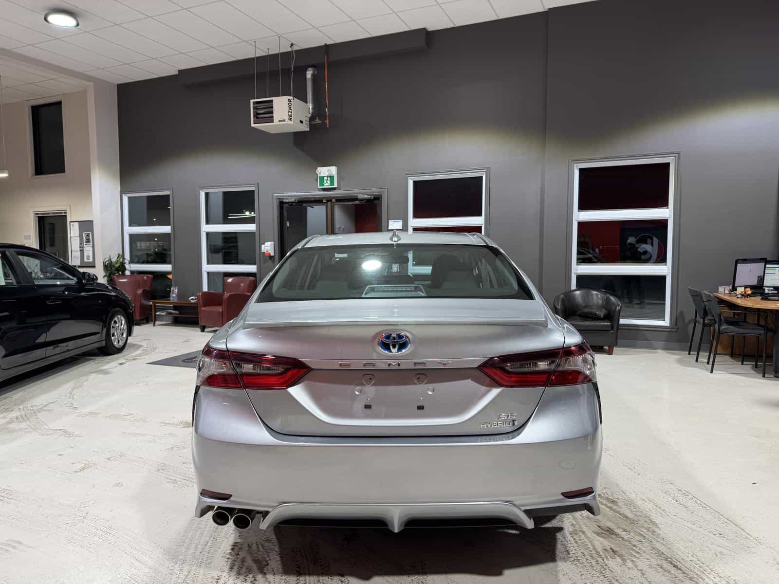 Image 4 Toyota Camry SE Hybrid 2023