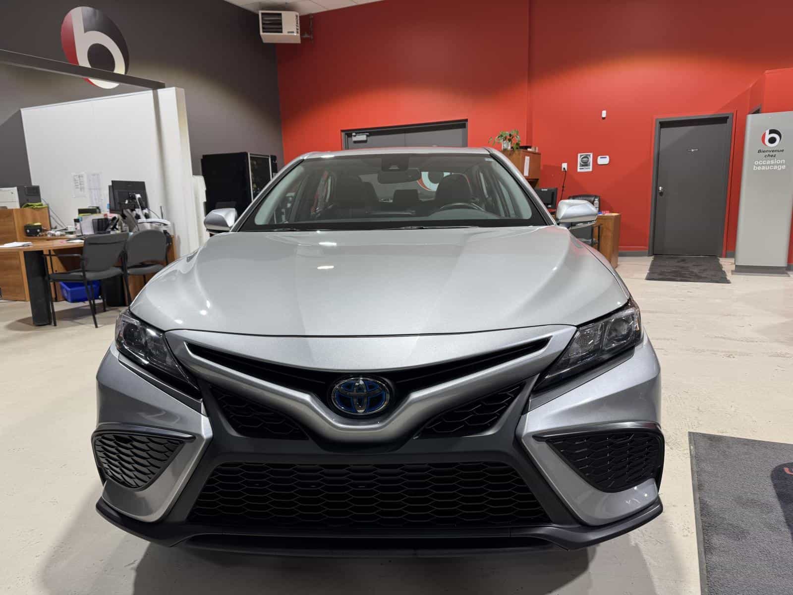 Image 13 Toyota Camry SE Hybrid 2023